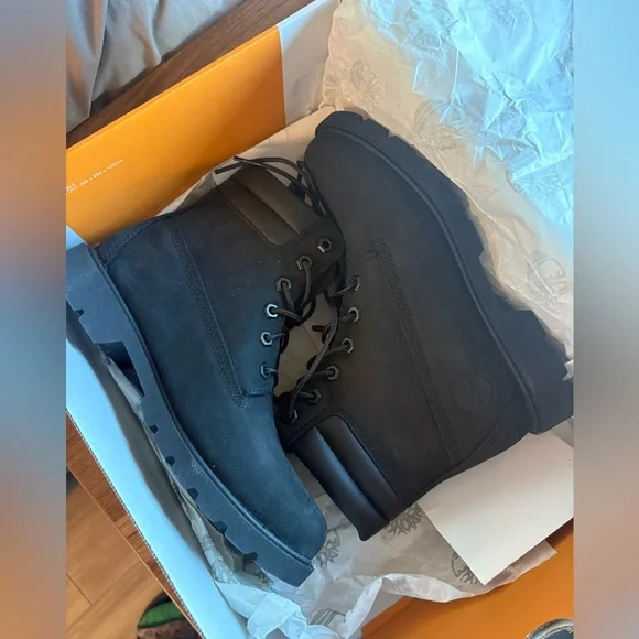 Timberland Linden Woods Black Lace-Up Boots - Picture 7 of 12